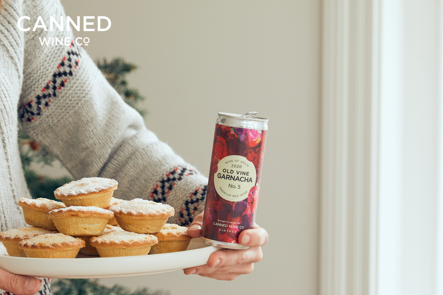 Tray of mince pies with Old Vine Garnacha